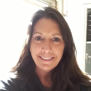 Meet your Posher, Cynthia